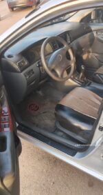 ⁦تويوتا كورولا موديل 2004 زيرو دواخل رشه بره بالكامل رخصه سنه السعر 430.000 كامله مانوال⁩ - الصورة ⁦5⁩